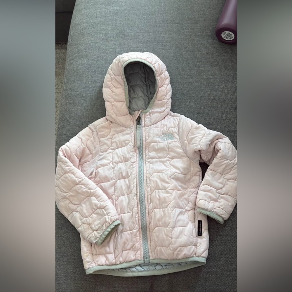 2T north face thermoball jacket